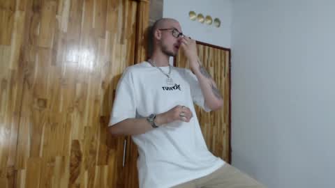 Snapshot of vlad__night chatting on April 2026 04:56:01 AM Vlad online show from April 2026 04:56:01 AM