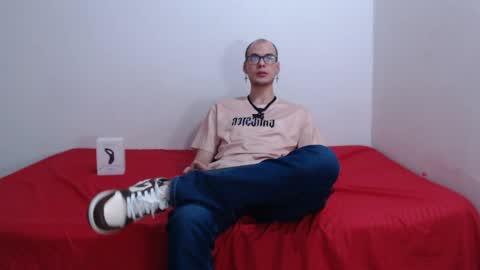 Snapshot of vlad__night chatting on April 2026 04:21:02 AM Vlad online show from April 2026 04:21:02 AM