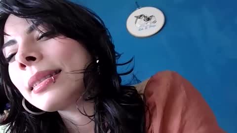 Snapshot of vodka_and_lemonade chatting on October 2025 05:43:01 PM vodka girl online show from October 2025 05:43:01 PM
