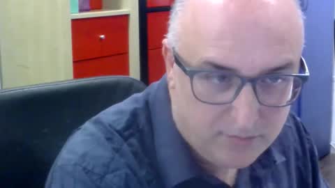 volpi72 online show from November 2025 06:35:01 PM