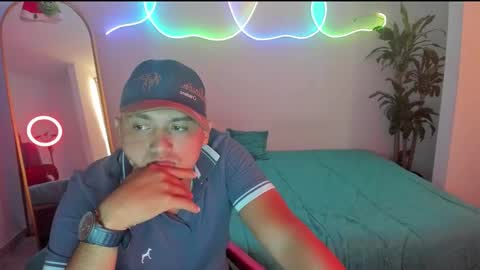 volt_boy57 online show from December 2025 05:41:01 PM