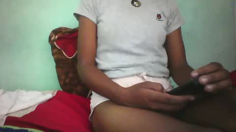 Snapshot of vounialdy chatting on February 2025 06:05:02 PM vounialdy online show from February 2025 06:05:02 PM