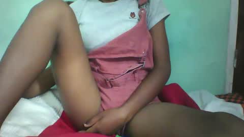 Snapshot of vounialdy chatting on February 2025 06:48:02 PM vounialdy online show from February 2025 06:48:02 PM