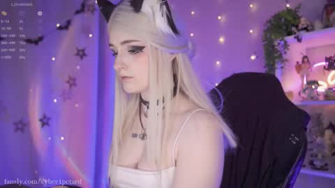 Snapshot of vronnier chatting on February 2026 04:02:02 PM vronnier online show from February 2026 04:02:02 PM