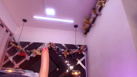 Snapshot of vvioleta_ chatting on December 2024 06:01:01 AM Violeta online show from December 2024 06:01:01 AM