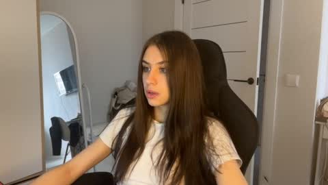 Snapshot of vx_arina chatting on April 2026 09:08:01 AM Arina online show from April 2026 09:08:01 AM
