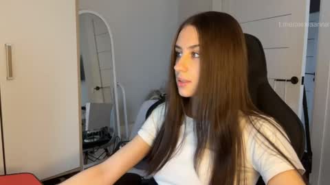 Snapshot of vx_arina chatting on April 2026 08:12:01 AM Arina online show from April 2026 08:12:01 AM