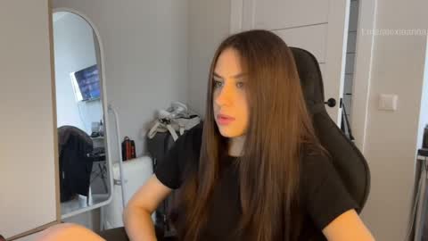 Snapshot of vx_arina chatting on May 2026 08:41:01 AM Arina online show from May 2026 08:41:01 AM
