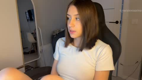 Snapshot of vx_arina chatting on June 2026 02:33:01 PM Arina online show from June 2026 02:33:01 PM
