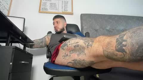 vyxen_ online show from May 2026 08:58:02 PM
