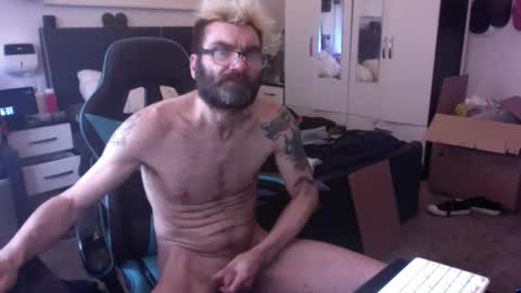 W12swimmerboi online show from February 2026 08:51:01 AM