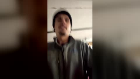 Snapshot of wakaan76 chatting on February 2026 01:18:02 AM wakaan76 online show from February 2026 01:18:02 AM