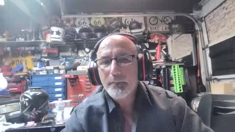 wakesblowinclouds online show from November 2025 06:46:02 AM