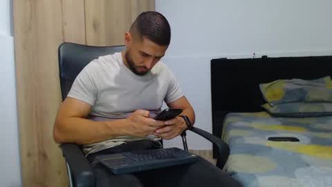 WALTER BROWN  online show from November 2025 08:41:01 PM