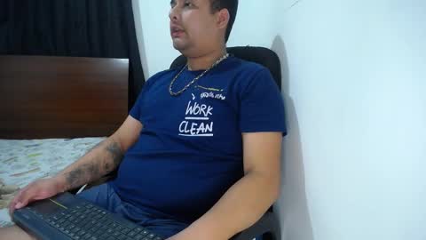 Snapshot of wanda_ember chatting on December 2024 09:17:01 PM Wanda and Ember online show from December 2024 09:17:01 PM