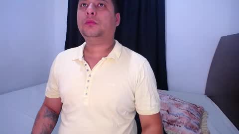 Snapshot of wanda_ember chatting on February 2025 01:37:01 AM Wanda and Ember online show from February 2025 01:37:01 AM
