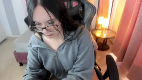 Alexandra online show from April 2026 06:13:02 PM