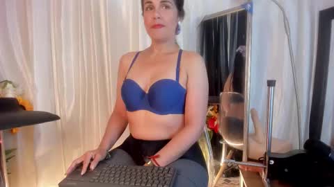 Snapshot of wanda_walton chatting on March 2026 12:09:01 PM Wanda online show from March 2026 12:09:01 PM