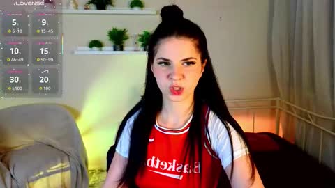 Snapshot of wander_waves chatting on October 2025 07:36:02 PM Wanda online show from October 2025 07:36:02 PM