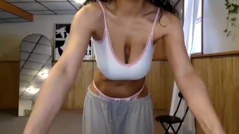 wanderlustgaal online show from February 2026 01:06:02 PM