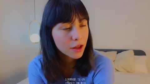 Betti online show from November 2025 01:37:01 AM