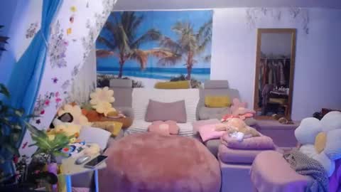 Emilia inst  online show from October 2025 05:03:01 PM