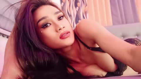 Snapshot of wantedsugar_ chatting on February 2025 08:27:02 AM Galems online show from February 2025 08:27:02 AM