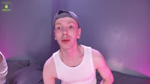 Snapshot of warmwhisp chatting on February 2026 08:52:01 PM ZID online show from February 2026 08:52:01 PM