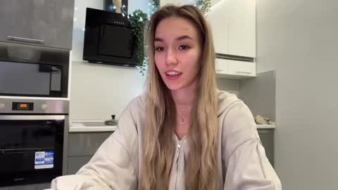Snapshot of watergirl_ chatting on December 2024 07:49:01 PM Im saving up for a new car help me online show from December 2024 07:49:01 PM