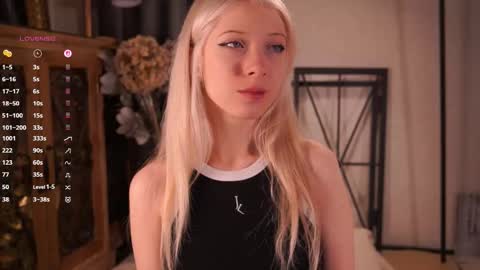 Snapshot of wave_of_feelings chatting on March 2026 04:13:01 PM Lily online show from March 2026 04:13:01 PM