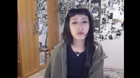 Mina online show from October 2025 04:20:02 PM