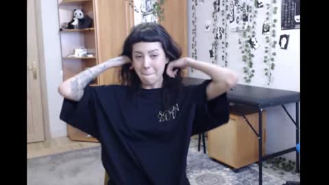 Mina online show from February 2026 11:52:01 AM