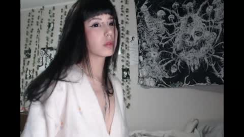 Mina online show from May 2026 08:28:01 PM