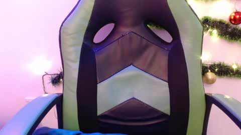 Snapshot of we_n_you chatting on December 2024 01:38:02 PM Trixie 3 online show from December 2024 01:38:02 PM