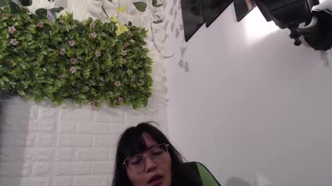 Snapshot of we_n_you chatting on February 2025 01:37:01 PM Trixie 3 online show from February 2025 01:37:01 PM