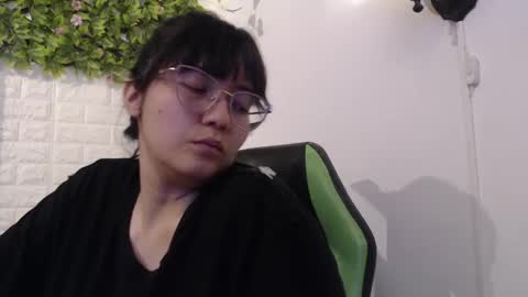 Snapshot of we_n_you chatting on February 2025 07:52:02 PM Trixie 3 online show from February 2025 07:52:02 PM