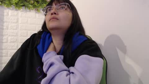 Snapshot of we_n_you chatting on February 2025 01:55:02 PM Trixie 3 online show from February 2025 01:55:02 PM