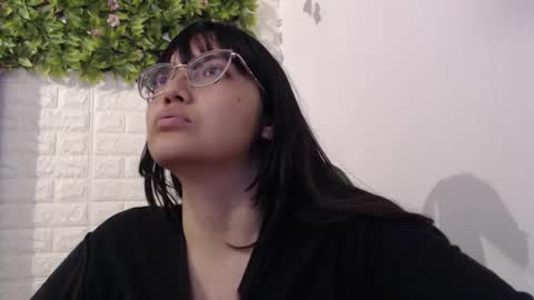 Snapshot of we_n_you chatting on March 2025 01:29:02 PM Trixie 3 online show from March 2025 01:29:02 PM