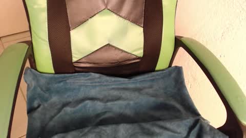 Trixie 3 online show from October 2025 02:07:02 PM