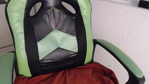 Snapshot of we_n_you chatting on November 2025 03:02:01 PM Trixie 3 online show from November 2025 03:02:01 PM