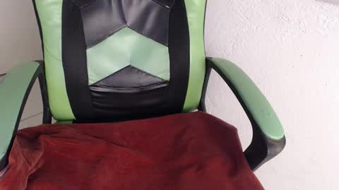 Snapshot of we_n_you chatting on December 2025 02:22:01 PM Trixie 3 online show from December 2025 02:22:01 PM