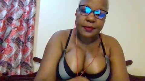 weaverbird25 online show from February 2026 10:06:01 PM