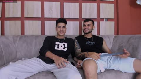 Jhonny Dick  his neighbors. online show from December 2024 01:36:02 AM