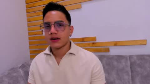 Snapshot of web_gammer_ chatting on October 2025 01:08:02 PM Jhonny Dick his neighbors. online show from October 2025 01:08:02 PM