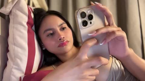 Snapshot of webcammaggie chatting on October 2025 05:43:02 PM Maggie online show from October 2025 05:43:02 PM