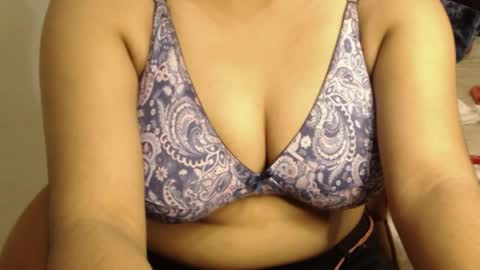 Snapshot of webshowxxx chatting on April 2026 02:29:01 PM mina online show from April 2026 02:29:01 PM