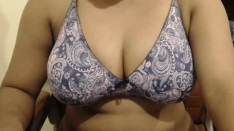 Snapshot of webshowxxx chatting on April 2026 11:07:01 PM mina online show from April 2026 11:07:01 PM