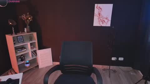 Snapshot of wednesdayfriday chatting on December 2024 06:46:01 PM Wednesday Please help me to reach 111 thumbs up online show from December 2024 06:46:01 PM