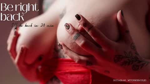 Snapshot of wednesdayfriday chatting on January 2025 09:25:01 PM Wednesday Please help me to reach 111 thumbs up online show from January 2025 09:25:01 PM