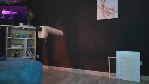 Snapshot of wednesdayfriday chatting on March 2025 06:33:01 PM Wednesday Please help me to reach 111 thumbs up online show from March 2025 06:33:01 PM